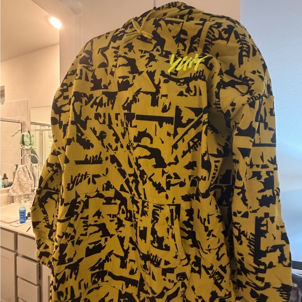 Yitty women’s hoodie